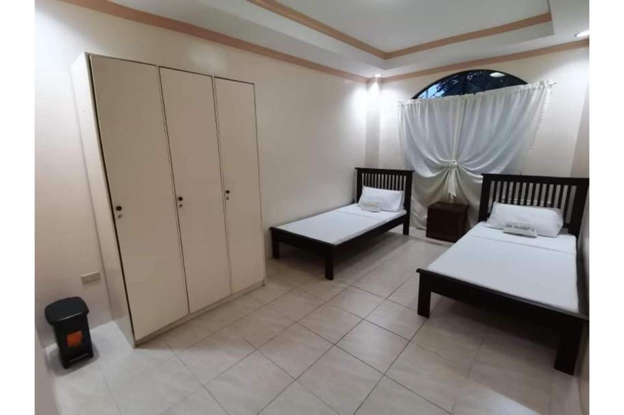 Oyo 799 Ddd Habitat Iloilo Hotel Ngoại thất bức ảnh