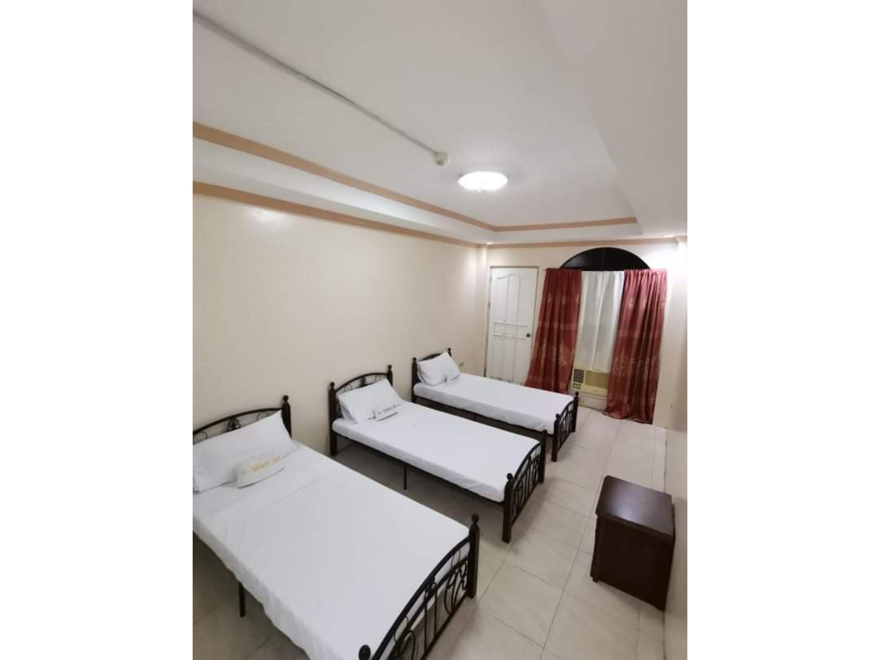 Oyo 799 Ddd Habitat Iloilo Hotel Ngoại thất bức ảnh